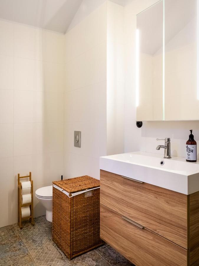 Stacja Huta Apartmán